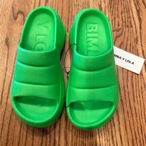 BIMBA Y LOLA Embossed-Logo Platform Sandals green